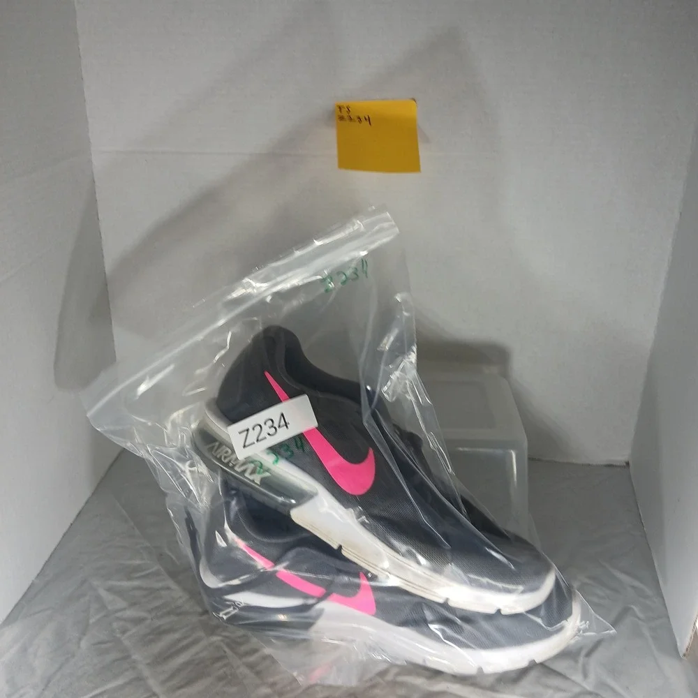 Nike Air Max Running Shoes Women's Size‎ 11 Gray Pink Athletic Sneakers